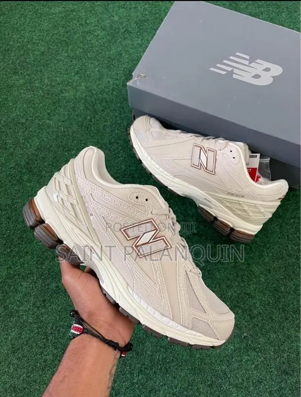 New Balance Sneakers · Photo 1