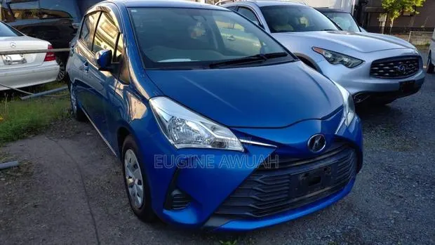 Toyota Vitz 2017 Blue · Photo 1