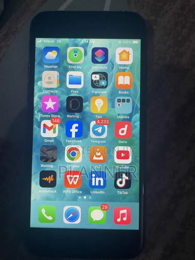 Apple iPhone 7 32 GB Black · Photo 1