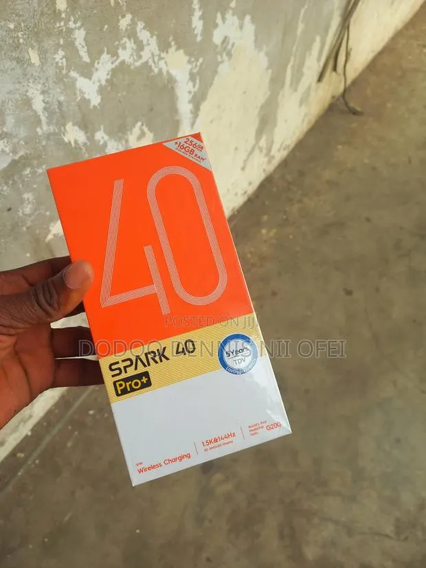 New Tecno Spark 40 Pro+ 256 GB Black · Photo 1