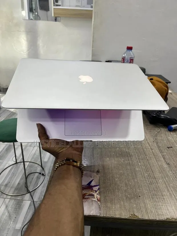 Laptop Apple MacBook Pro 2016 16GB Intel Core i7 SSD 512GB · Photo 1