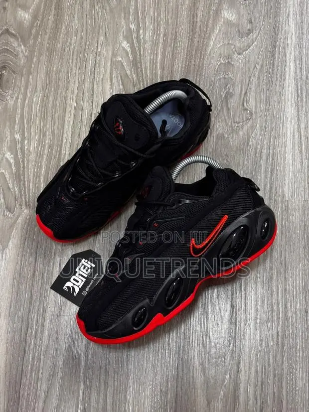 Original NIKE Nocta Glide Sneakers · Photo 1