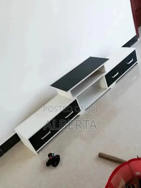 Television Stand · Photo 1