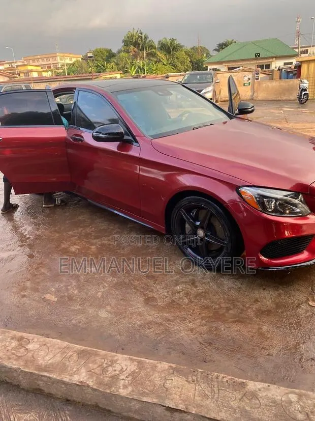 Mercedes-Benz C300 Sport 4Matic Sedan AWD (2.0L 4cyl 7A) 2017 Red · Photo 1