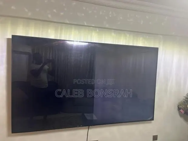 Samsung Qled 85 Inches TV · Photo 1