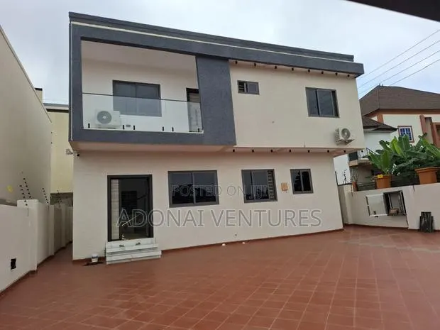 3bdrm House in Sokoban Kwamonma, Kumasi Metropolitan for sale · Photo 1