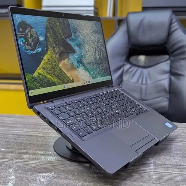 Laptop Dell Latitude 5300 8GB Intel Core i7 SSD 256GB · Photo 1