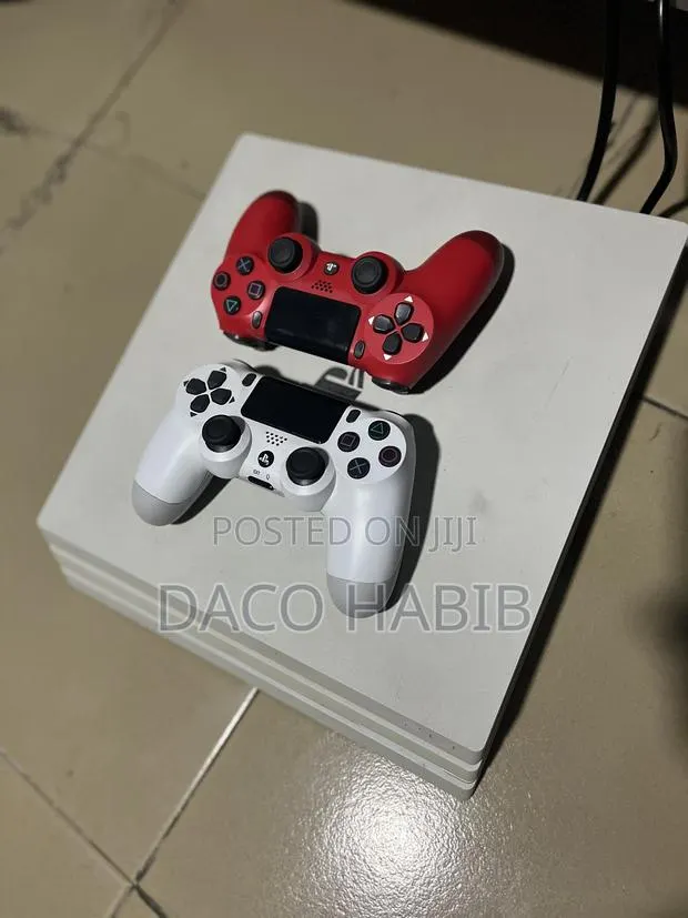 PS4 Pro 1TB Jailbreak With Two Controllers · Photo 1