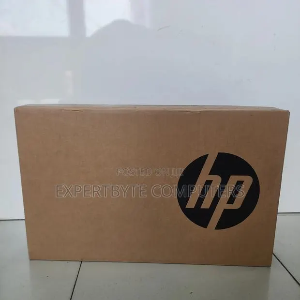 New Laptop HP 14z 8GB Intel SSD 512GB · Photo 1