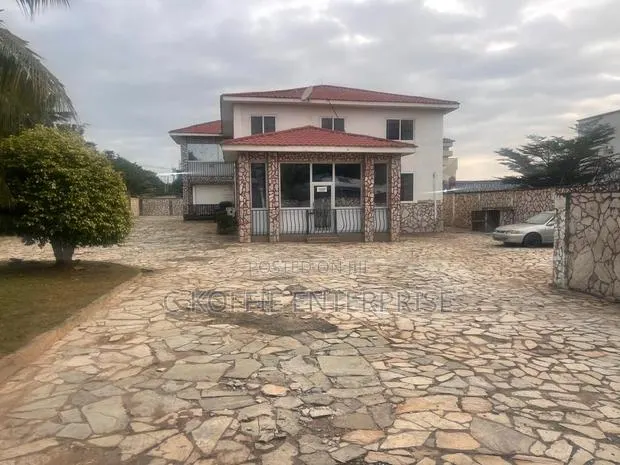 8bdrm Mansion in Roman Ridge for rent · Photo 1