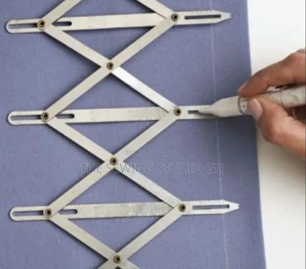 Buttonhole Expanding Gauge · Photo 1