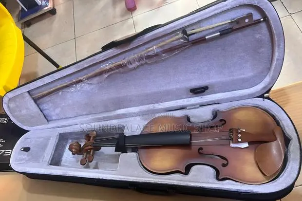 4/4 or 3/4 Size Violin · Photo 1