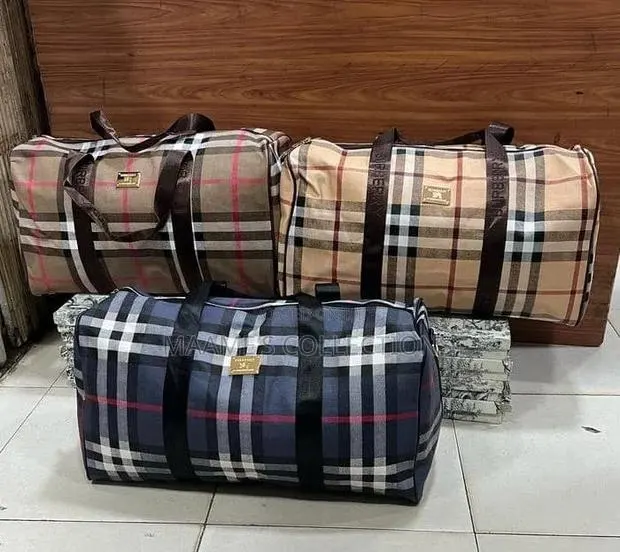 Quality Duffle Traveling Bag · Photo 1