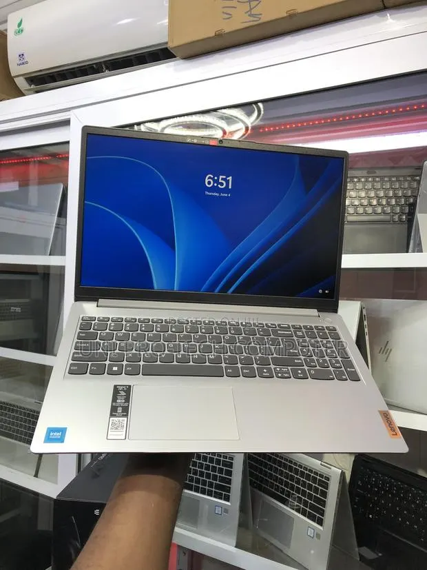 Laptop Lenovo IdeaPad 1 8GB Intel SSD 256GB · Photo 1