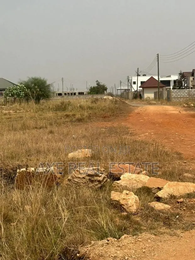 Community 25 Tema - Choice of Lands · Photo 1