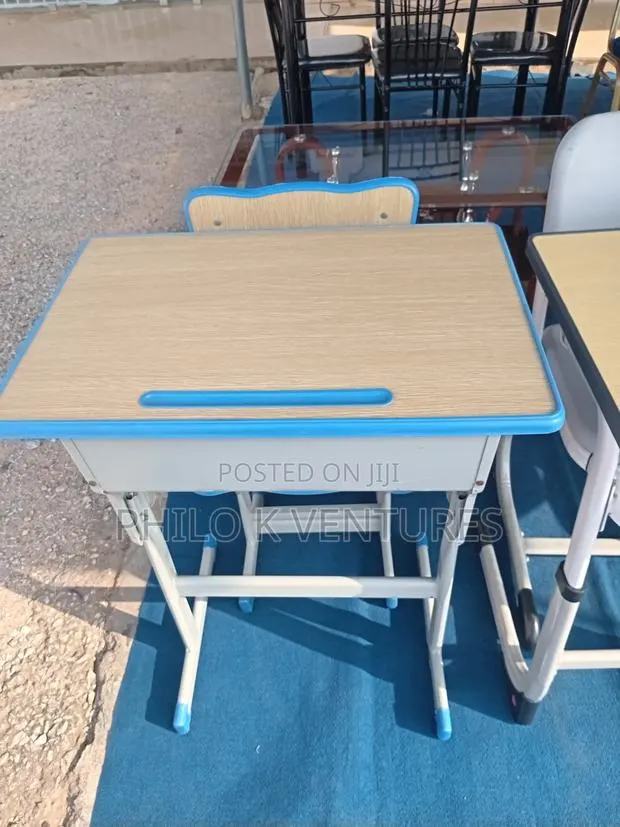 Quality Wood School Desk · Photo 1