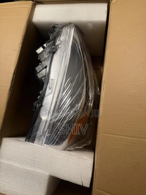 2018 Ford Eacape Headlight · Photo 1