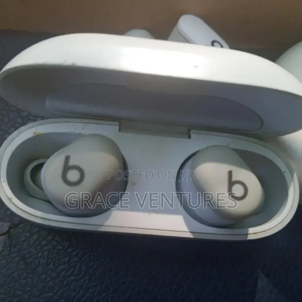 Beats Studio Buds Active Noise Cancelling Earbuds · Photo 3