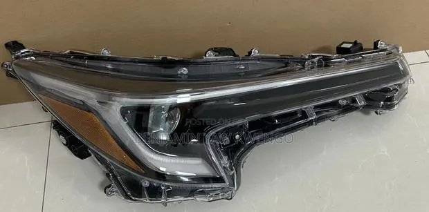 Toyota Corolla 2023 Head Lamp · Photo 1