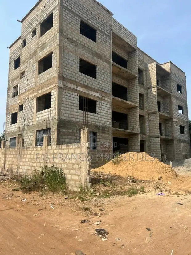 8bdrm Apartment in Kg Franco Properties, Spintex for sale · Photo 1