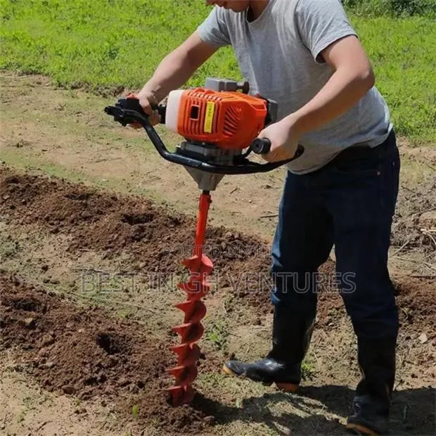 Earth Auger With 1(One) Drilling Bit · Photo 1