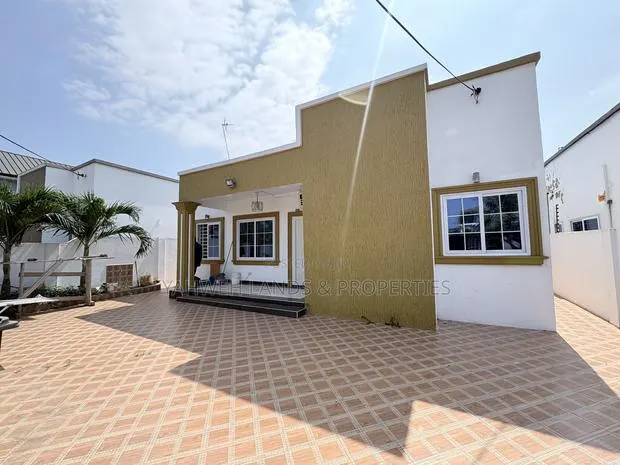 3bdrm House in Community 18 Block, Spintex for rent · Photo 1