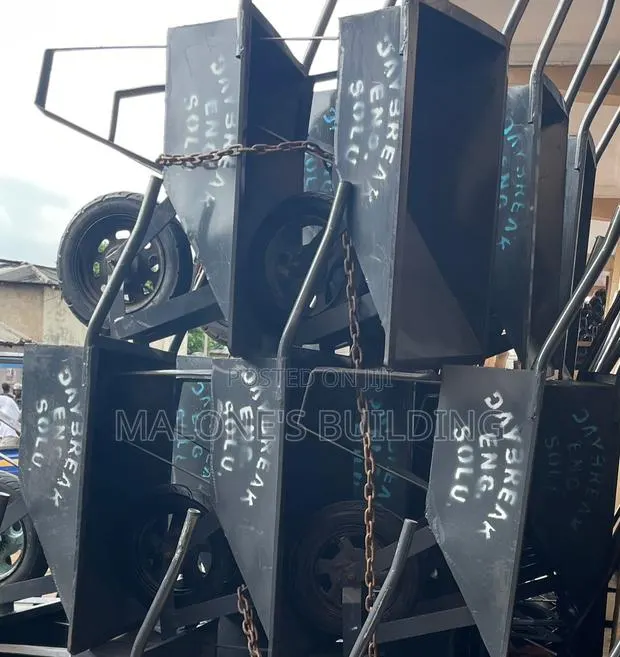 Local and Foreign Wheelbarrows · Photo 1