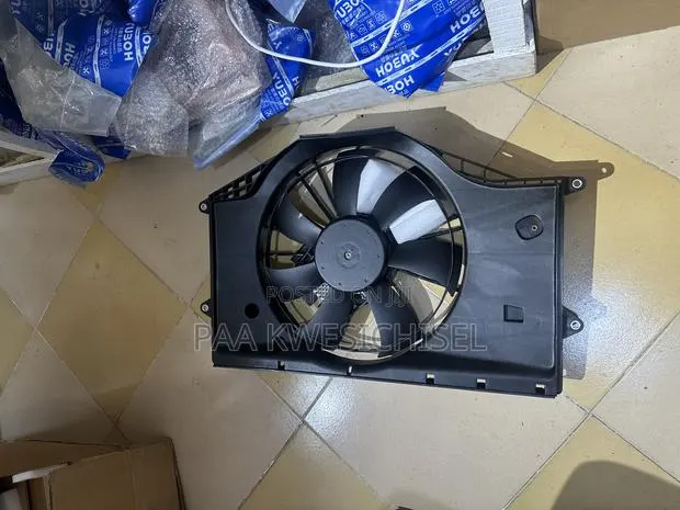 Honda Civic 2016 2017 2018 .15 Radiator Fan · Photo 1