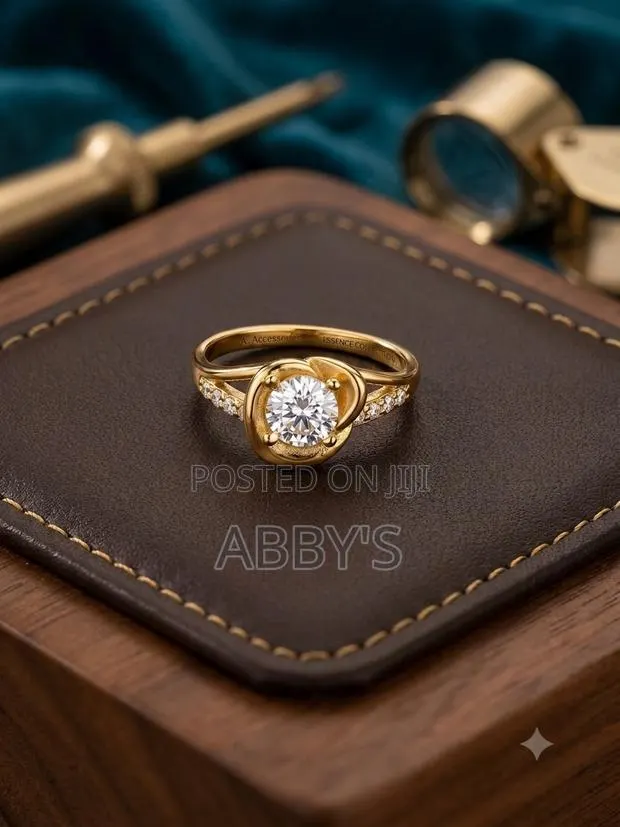 High Quality Ladies Engagement/Promise Ring · Photo 1