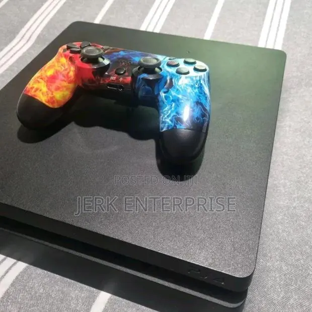 Play Station 4 Slim · Photo 1
