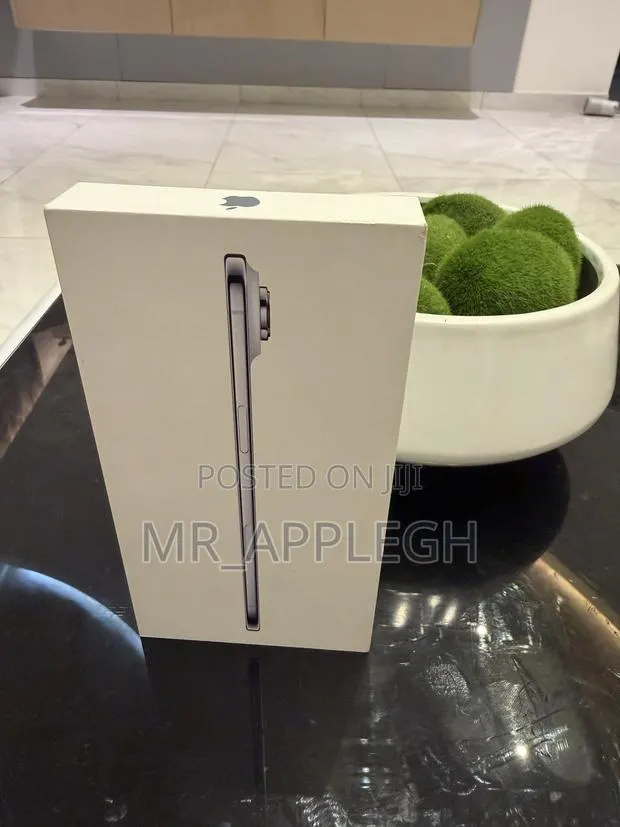 New Apple iPhone Air 1 TB Blue · Photo 1