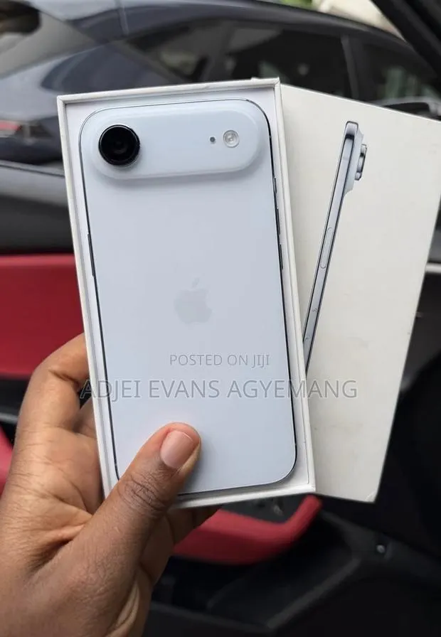 Apple iPhone Air 512 GB Silver · Photo 1