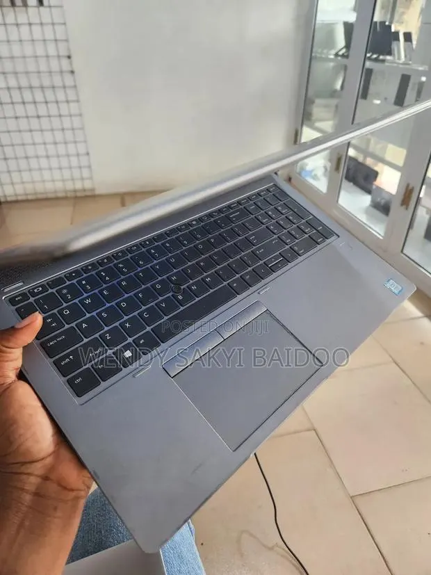 Laptop HP ZBook 15u G5 8GB Intel Core i7 SSD 256GB · Photo 1