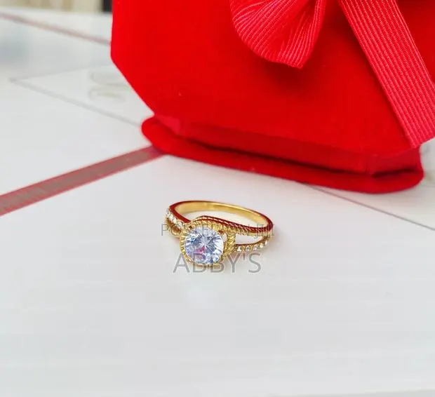 Quality Stainless Gold Engagement/Promise Ring · Photo 1