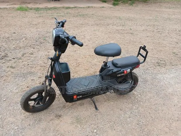 Motorcycle 2025 Black · Photo 1