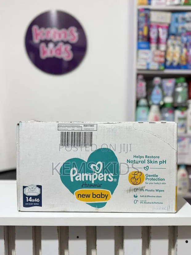 Pampers New Baby Wipes · Photo 1