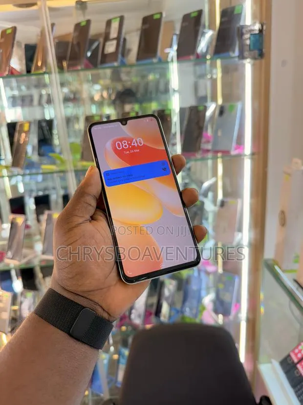 New Vivo X80 Lite 256 GB Gold · Photo 1