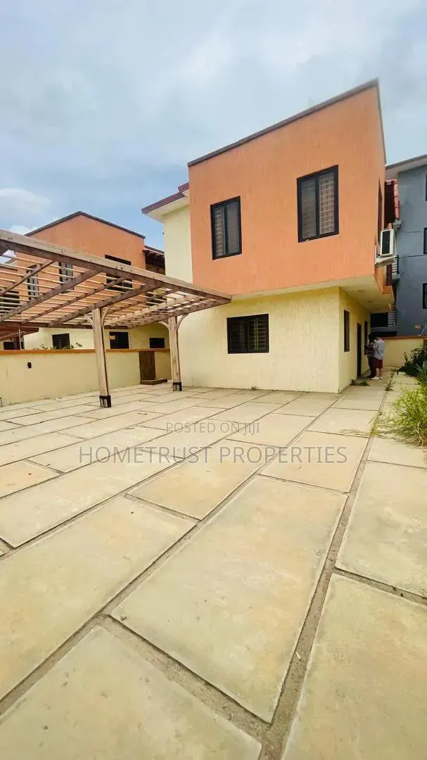2bdrm Duplex in Achimota Mall Area for sale · Photo 1