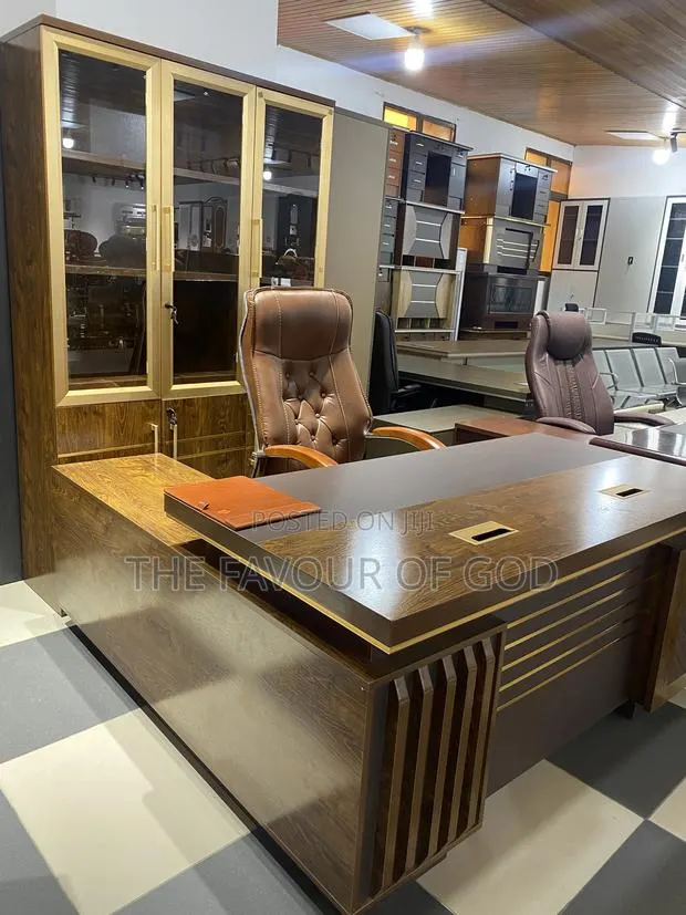 A Well Made Set of Office Furniture(Three Solid Items) · Photo 1