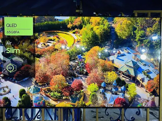 Samsung Qled 65 Inchs · Photo 1
