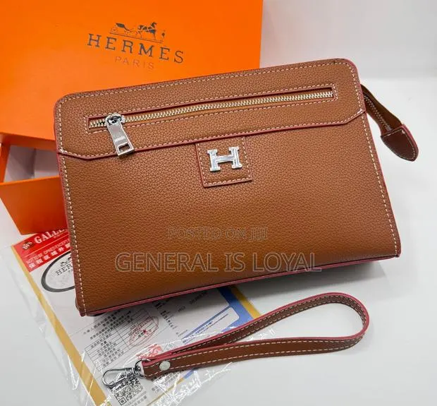 Hermes Brown Leather Purse / Clutches · Photo 1