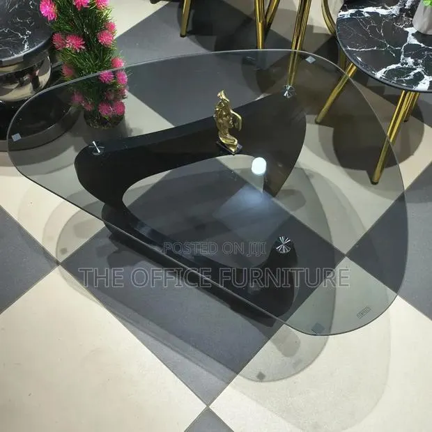 Glass Center Table · Photo 1