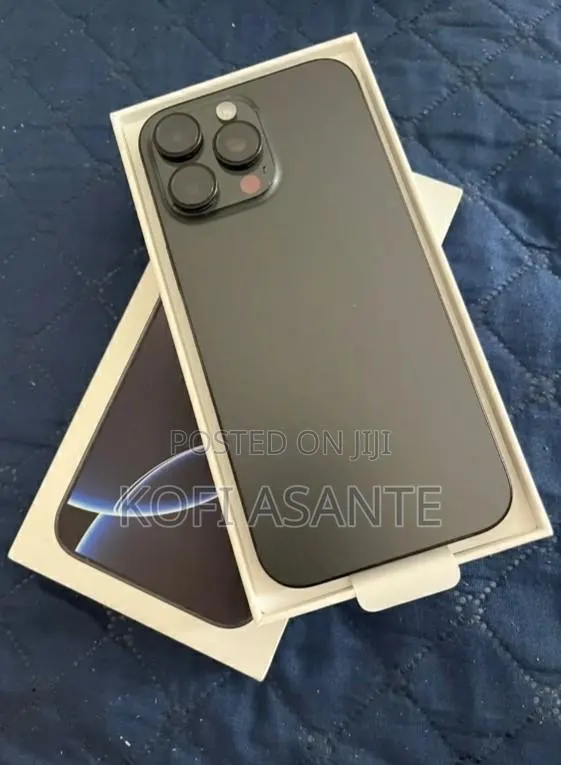Apple iPhone 16 Pro Max 1 TB Black · Photo 1