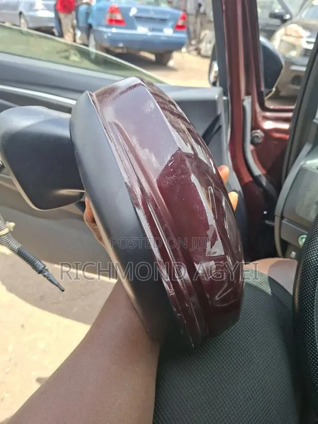 Honda Fit 2015-2020 Right Side Mirror Without Light · Photo 1