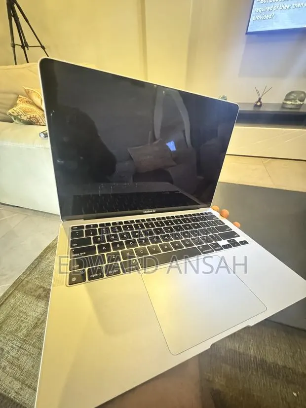 Laptop Apple MacBook Air 2020 8GB Apple M1 SSD 256GB · Photo 1