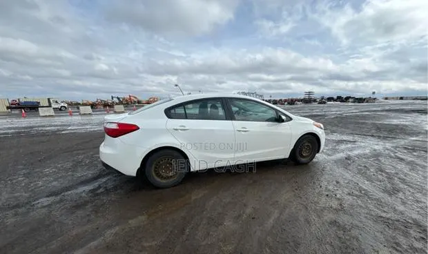 Kia Forte EX Sedan 2015 Off white · Photo 1