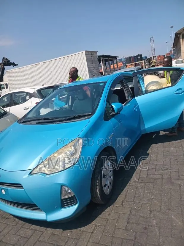 Toyota Aqua 2013 Blue · Photo 1