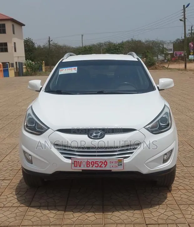 Hyundai Tucson GLS AWD 2015 White · Photo 1