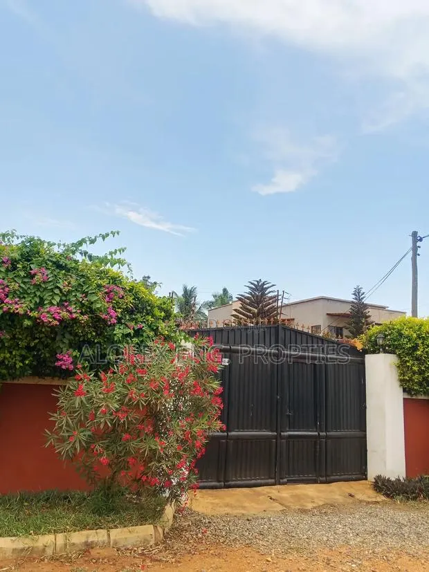 2bdrm Apartment in Amanfro, Frafraha for rent