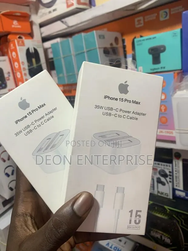 iPhone Type C-C Adapter · Photo 1